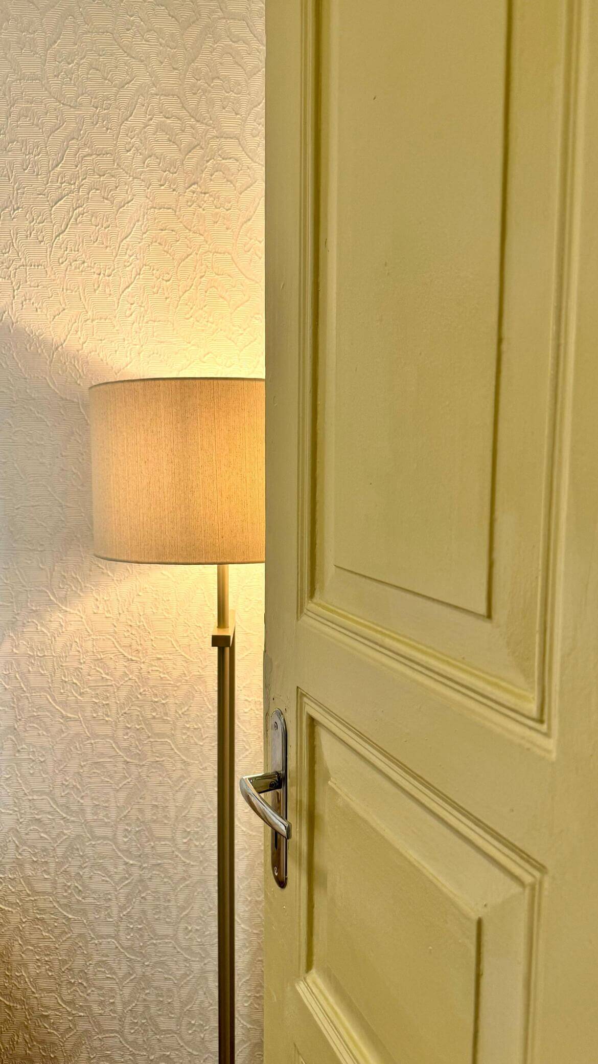 1e483047-31f7-4dde-a304-d2b12546334c